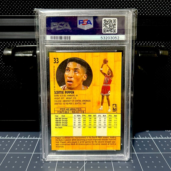 1991-92 FLEER BASKETBALL SCOTTIE PIPPEN #33 PSA 9 MINT - CHICAGO BULLS HOF CARD - Picture 2 of 2